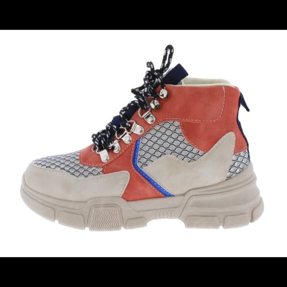 SALE‼️ coral and tan boot